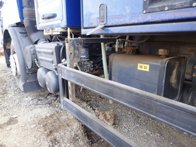 Kamion cisterna za prevoz goriva Renault 19.5t +8m3 (5+3) Kobit: slika 13