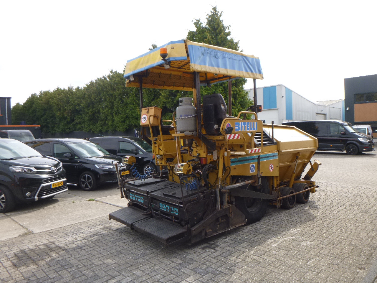 CATERPILLAR BB730 - Asfaltni finišer: slika 4 CATERPILLAR BB730 - Asfaltni finišer: slika 4