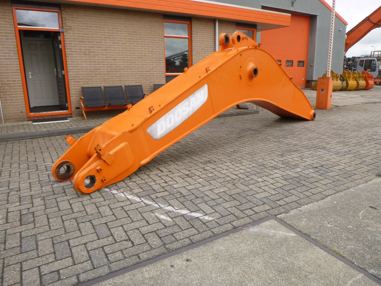 DOOSAN DX480/DX520/DX530 - Platforma za Bager: slika 2 DOOSAN DX480/DX520/DX530 - Platforma za Bager: slika 2