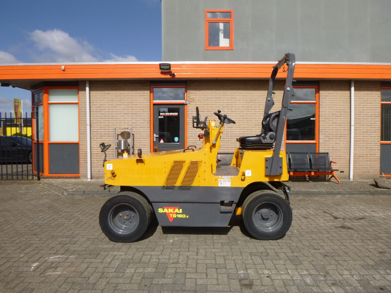 SAKAI TS160-2 - Pneumatski valjak: slika 1 SAKAI TS160-2 - Pneumatski valjak: slika 1