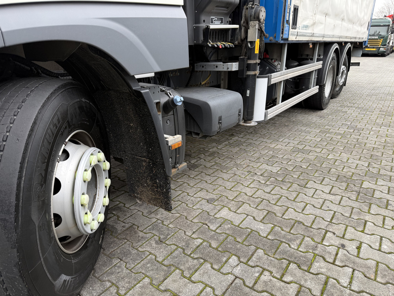 Daf XF480 6X2*4 Kran Hiab X-HiDuo 188 - Kamion sa tovarnim sandukom, Kamion sa dizalicom: slika 3 Daf XF480 6X2*4 Kran Hiab X-HiDuo 188 - Kamion sa tovarnim sandukom, Kamion sa dizalicom: slika 3