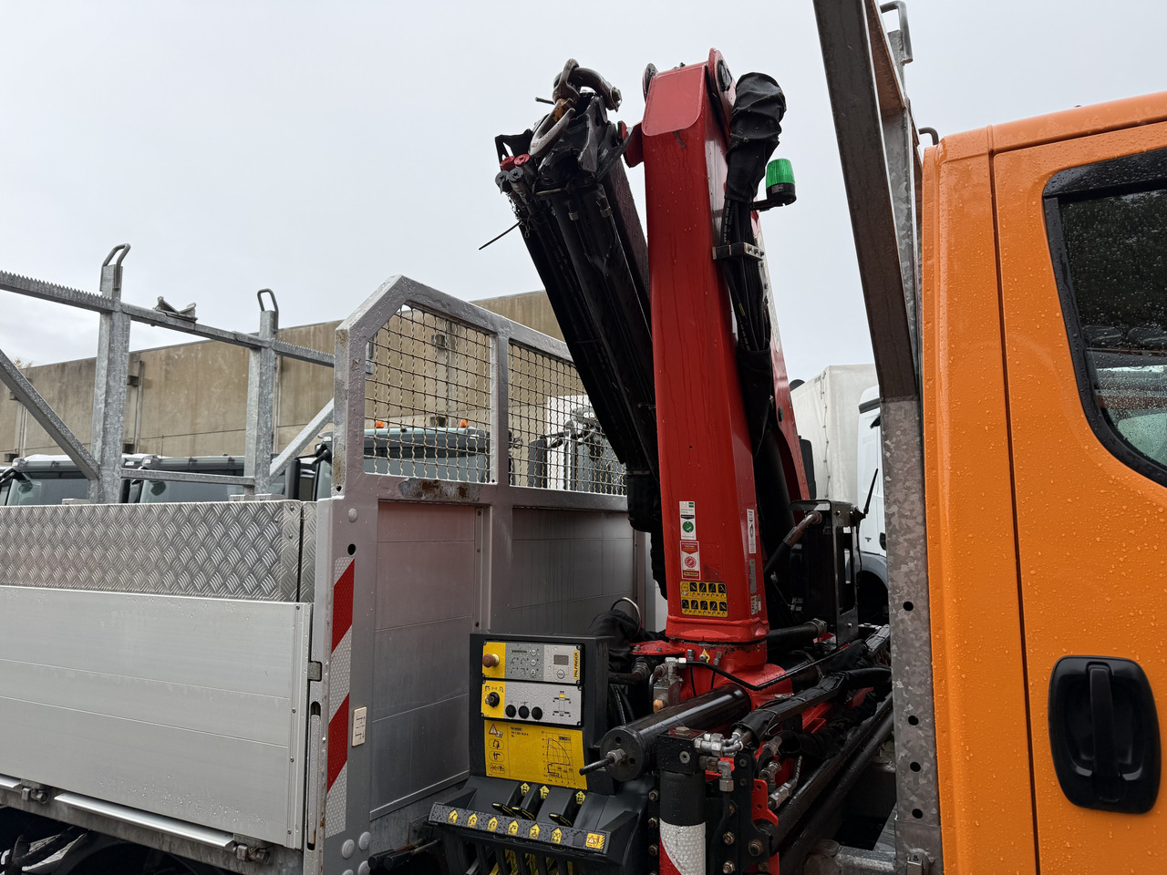 Iveco Daily 55S18W 4X4 Palfinger PK 7.501 - Dostavno vozilo sa otvorenom sandukom: slika 3 Iveco Daily 55S18W 4X4 Palfinger PK 7.501 - Dostavno vozilo sa otvorenom sandukom: slika 3