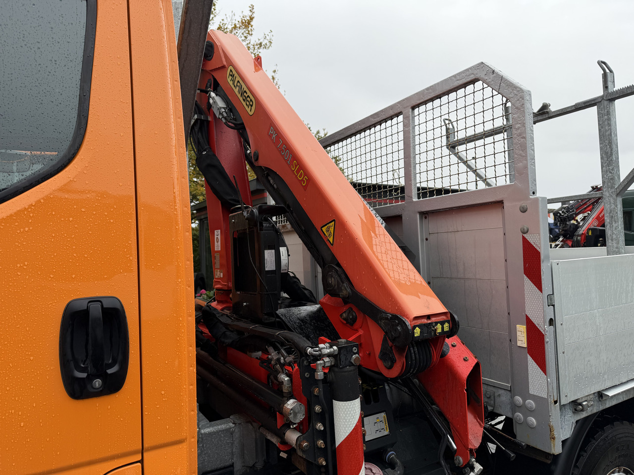 Iveco Daily 55S18W 4X4 Palfinger PK 7.501 - Dostavno vozilo sa otvorenom sandukom: slika 4 Iveco Daily 55S18W 4X4 Palfinger PK 7.501 - Dostavno vozilo sa otvorenom sandukom: slika 4