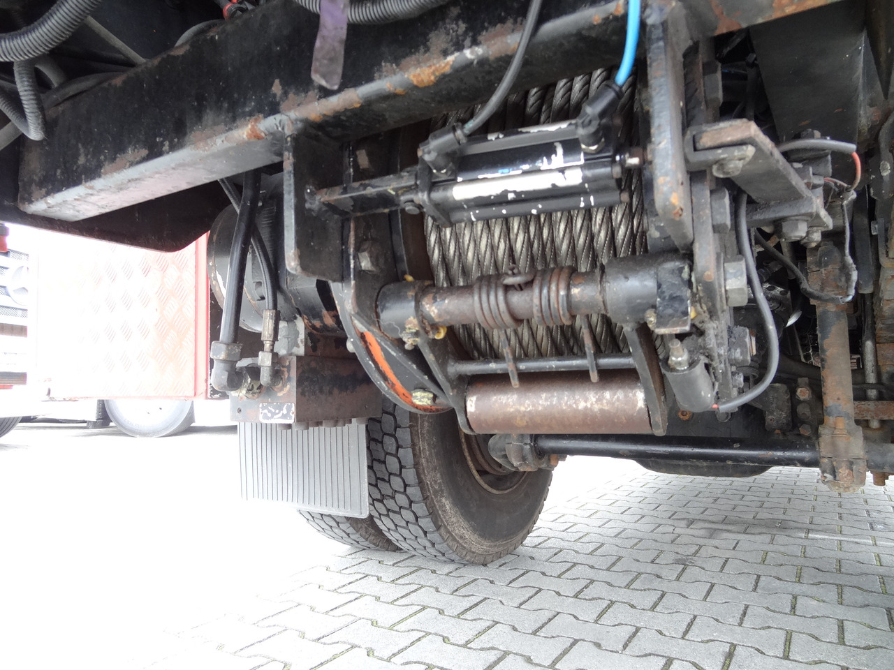MAN F90 16.242 4X4 / Feuerwehr - Kamion sa golom šasijom i zatvorenom kabinom: slika 5 MAN F90 16.242 4X4 / Feuerwehr - Kamion sa golom šasijom i zatvorenom kabinom: slika 5