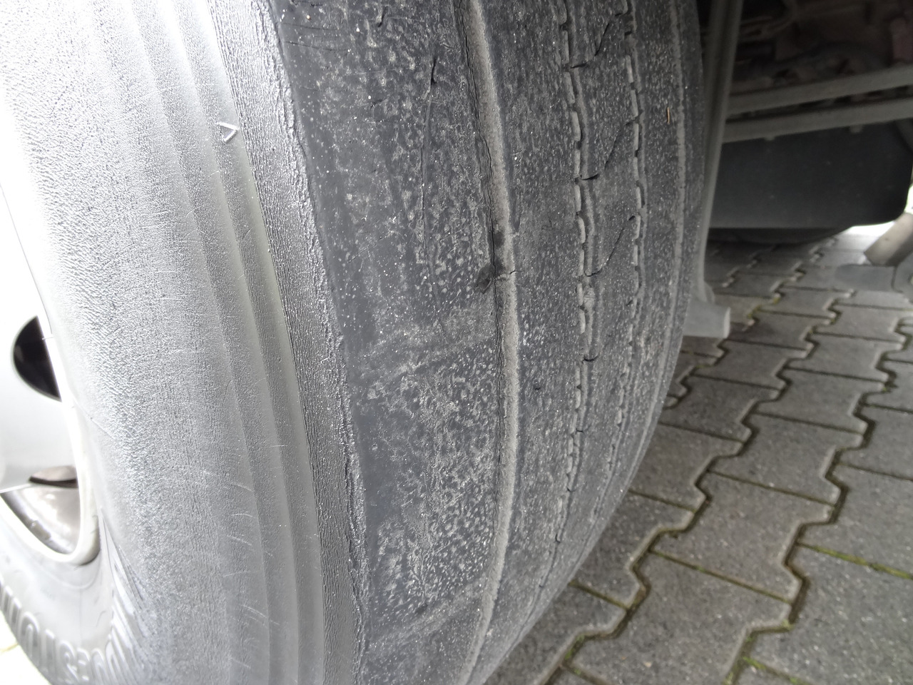 MAN TGS 26.320 6X4 BB mit Kran Fassi F175 - Kamion sa dizalicom, Kamion sa tovarnim sandukom: slika 4 MAN TGS 26.320 6X4 BB mit Kran Fassi F175 - Kamion sa dizalicom, Kamion sa tovarnim sandukom: slika 4