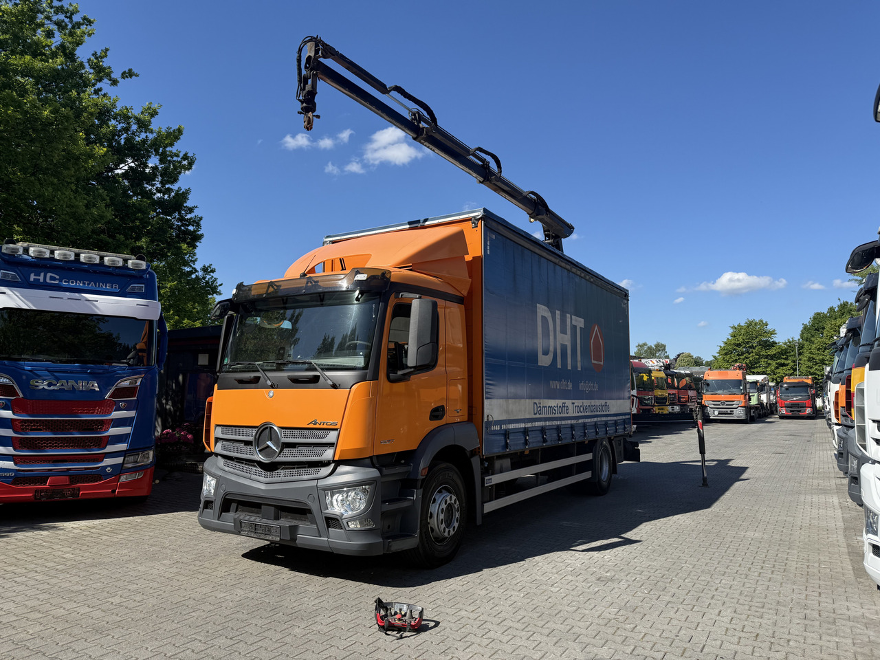 Mercedes-Benz Actros 1827 Kran Palfinger PK 9002 - Kamion sa dizalicom, Kamion sa ceradom: slika 1 Mercedes-Benz Actros 1827 Kran Palfinger PK 9002 - Kamion sa dizalicom, Kamion sa ceradom: slika 1