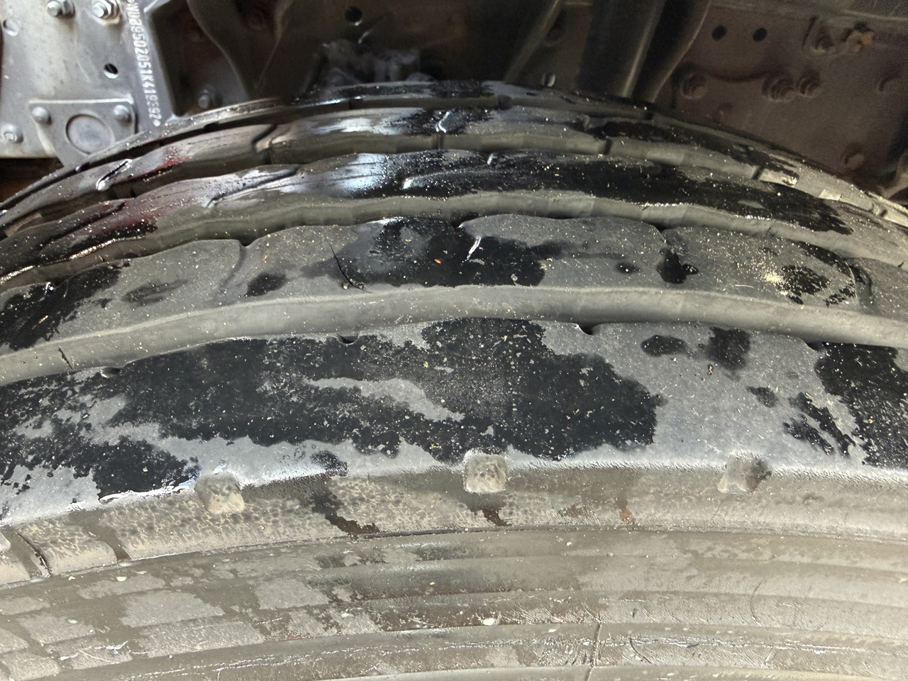 Mercedes-Benz Actros 2535 6X2 HMF 2420 bis 25 Meter - Kamion sa dizalicom, Kamion sa tovarnim sandukom: slika 4 Mercedes-Benz Actros 2535 6X2 HMF 2420 bis 25 Meter - Kamion sa dizalicom, Kamion sa tovarnim sandukom: slika 4