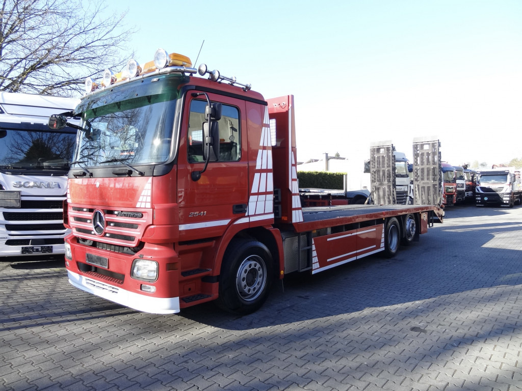 Mercedes-Benz Actros 2541 6X2 Maschinentransporter - Šlep vozilo: slika 1 Mercedes-Benz Actros 2541 6X2 Maschinentransporter - Šlep vozilo: slika 1