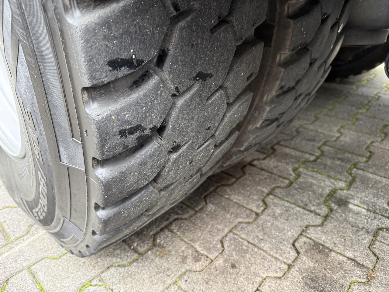 Mercedes-Benz Actros 2548 LS 6X2 Kran HMF 3220 bis 16 Meter - Kamion sa dizalicom, Tegljač: slika 4 Mercedes-Benz Actros 2548 LS 6X2 Kran HMF 3220 bis 16 Meter - Kamion sa dizalicom, Tegljač: slika 4