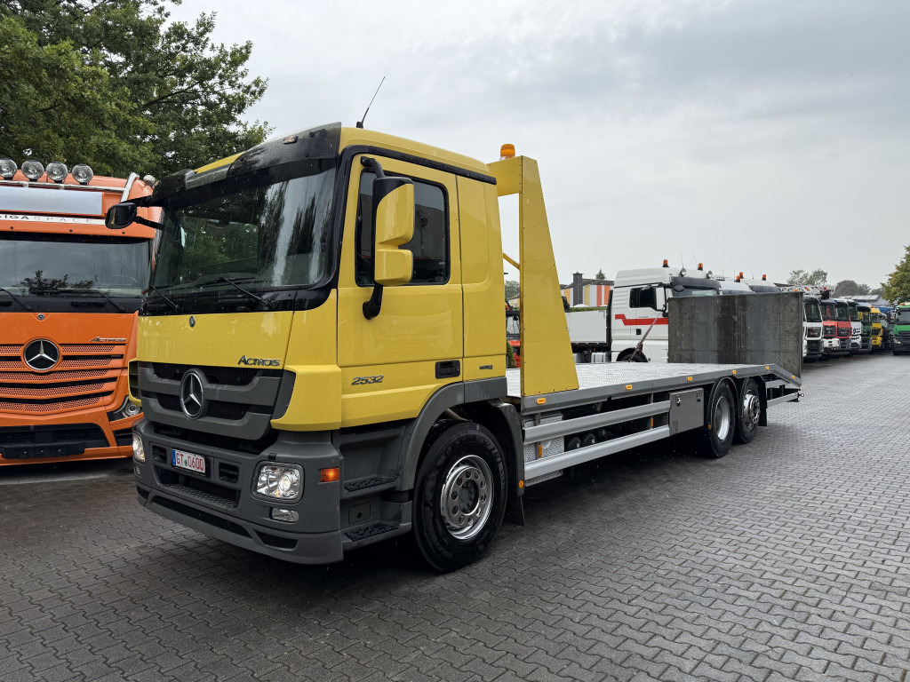 Mercedes-Benz Actros MP3 2532 6X2 Maschinentransporter - Kamion za prevoz automobila: slika 1 Mercedes-Benz Actros MP3 2532 6X2 Maschinentransporter - Kamion za prevoz automobila: slika 1