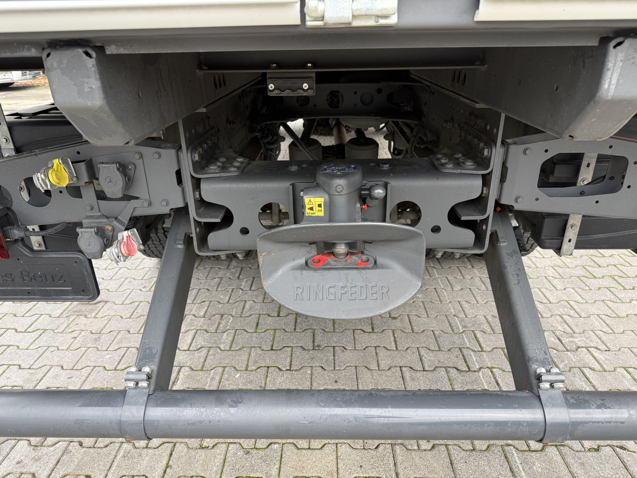 Mercedes-Benz Arocs 1827 AK 4X4 Ex- - Kamion sa golom šasijom i zatvorenom kabinom: slika 2 Mercedes-Benz Arocs 1827 AK 4X4 Ex- - Kamion sa golom šasijom i zatvorenom kabinom: slika 2