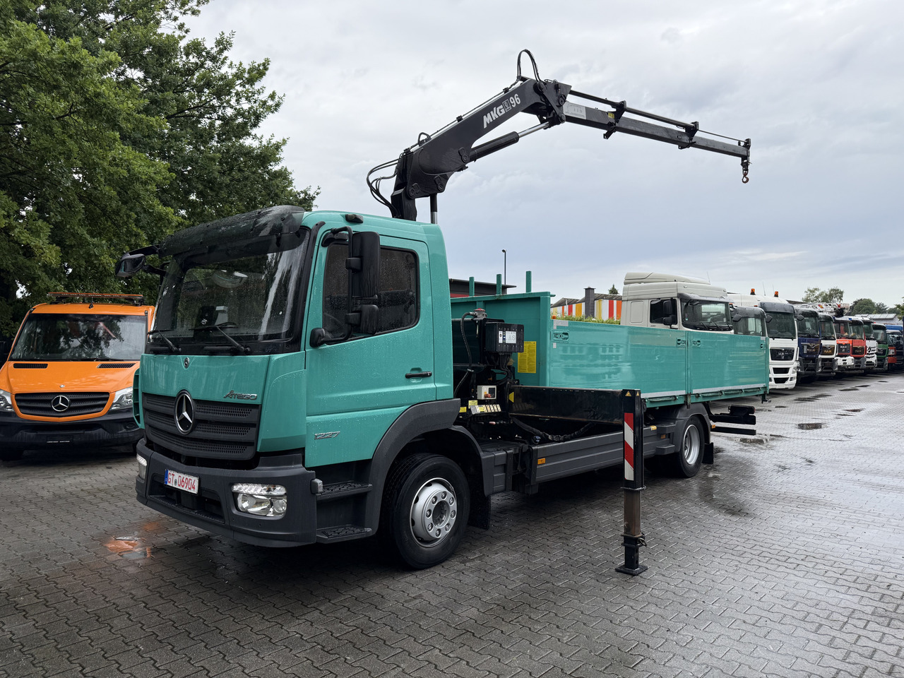 Mercedes-Benz Atego 1227 Kran MKG 96 - Kamion sa tovarnim sandukom, Kamion sa dizalicom: slika 1 Mercedes-Benz Atego 1227 Kran MKG 96 - Kamion sa tovarnim sandukom, Kamion sa dizalicom: slika 1