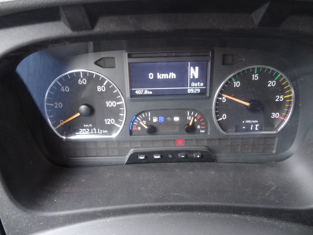 Mercedes-Benz Atego 822 - Kamion sa zatvorenim sandukom: slika 2 Mercedes-Benz Atego 822 - Kamion sa zatvorenim sandukom: slika 2