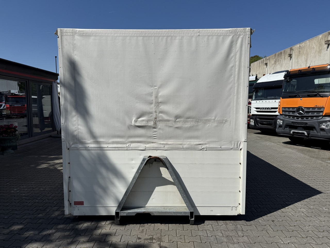 Plane/ Mulde/ Container Ex- Rotes Kreuz - Abrol kontejner: slika 3 Plane/ Mulde/ Container Ex- Rotes Kreuz - Abrol kontejner: slika 3