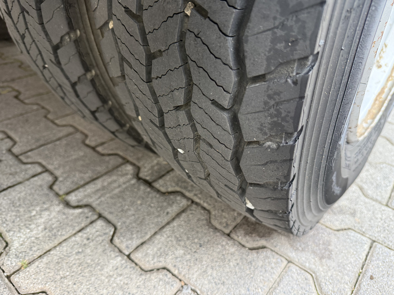 Renault Midlum 180.10 DoKa - Kamion sa zatvorenim sandukom: slika 2 Renault Midlum 180.10 DoKa - Kamion sa zatvorenim sandukom: slika 2