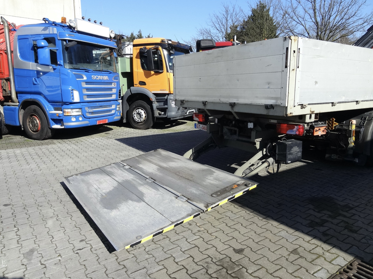 Scania R440 6X2*4 Kran HMF 3000 bis 30 Meter - Kamion sa tovarnim sandukom, Kamion sa dizalicom: slika 4 Scania R440 6X2*4 Kran HMF 3000 bis 30 Meter - Kamion sa tovarnim sandukom, Kamion sa dizalicom: slika 4