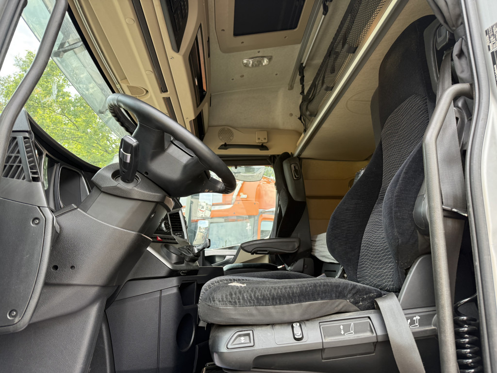 Mercedes-Benz Actros 1842LS Kran HMF 2020 bis 18 Meter - Tegljač: slika 5 Mercedes-Benz Actros 1842LS Kran HMF 2020 bis 18 Meter - Tegljač: slika 5