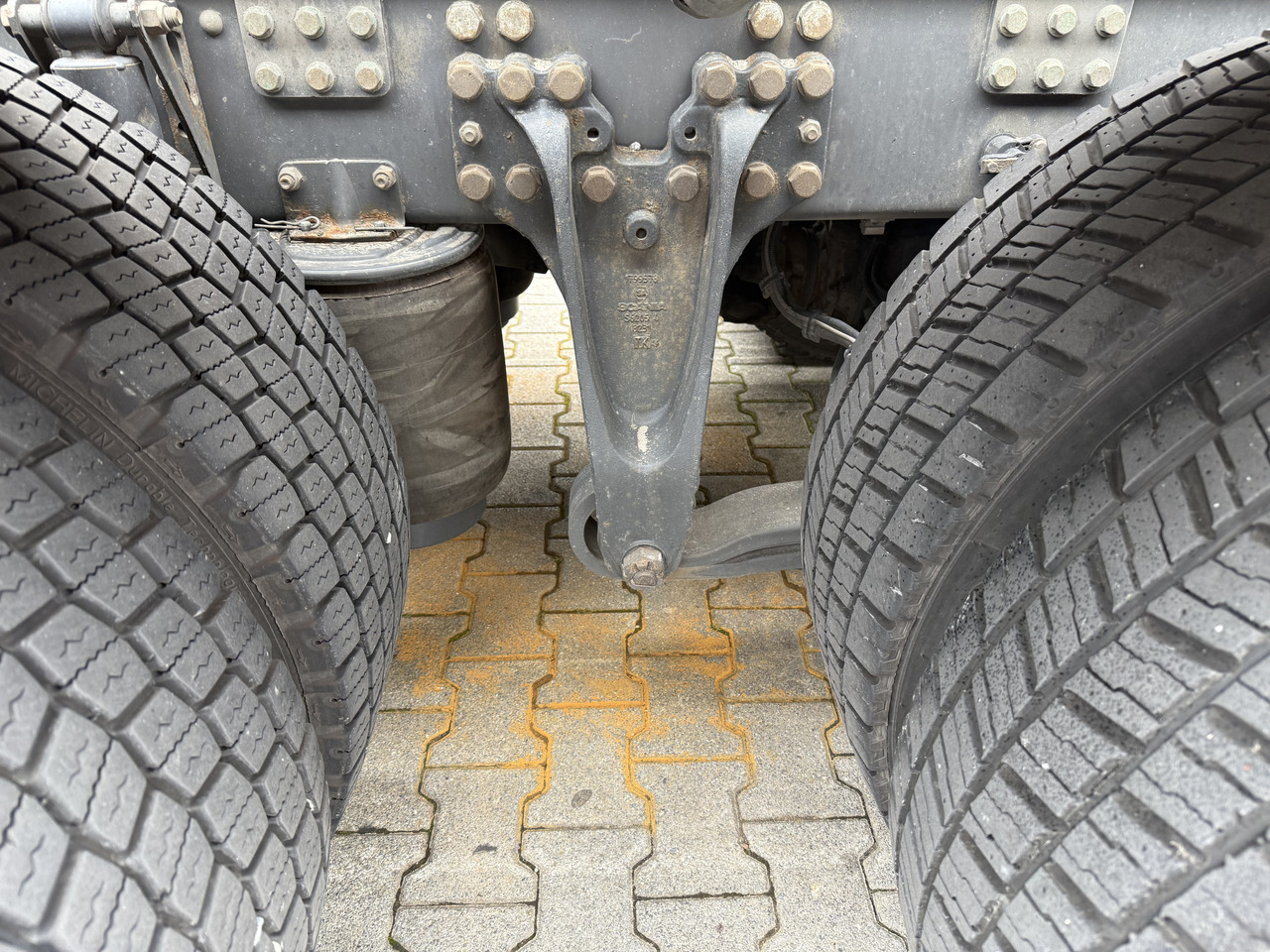 Scania R450 8X4 Kran Fassi F660 bis 34 Meter - Tegljač: slika 4 Scania R450 8X4 Kran Fassi F660 bis 34 Meter - Tegljač: slika 4