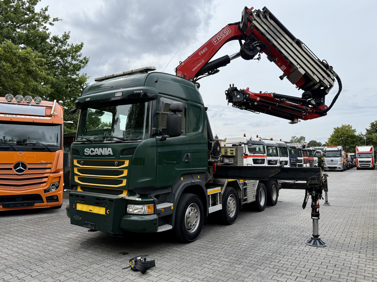 Scania R450 8X4 Kran Fassi F660 bis 34 Meter - Tegljač: slika 1 Scania R450 8X4 Kran Fassi F660 bis 34 Meter - Tegljač: slika 1