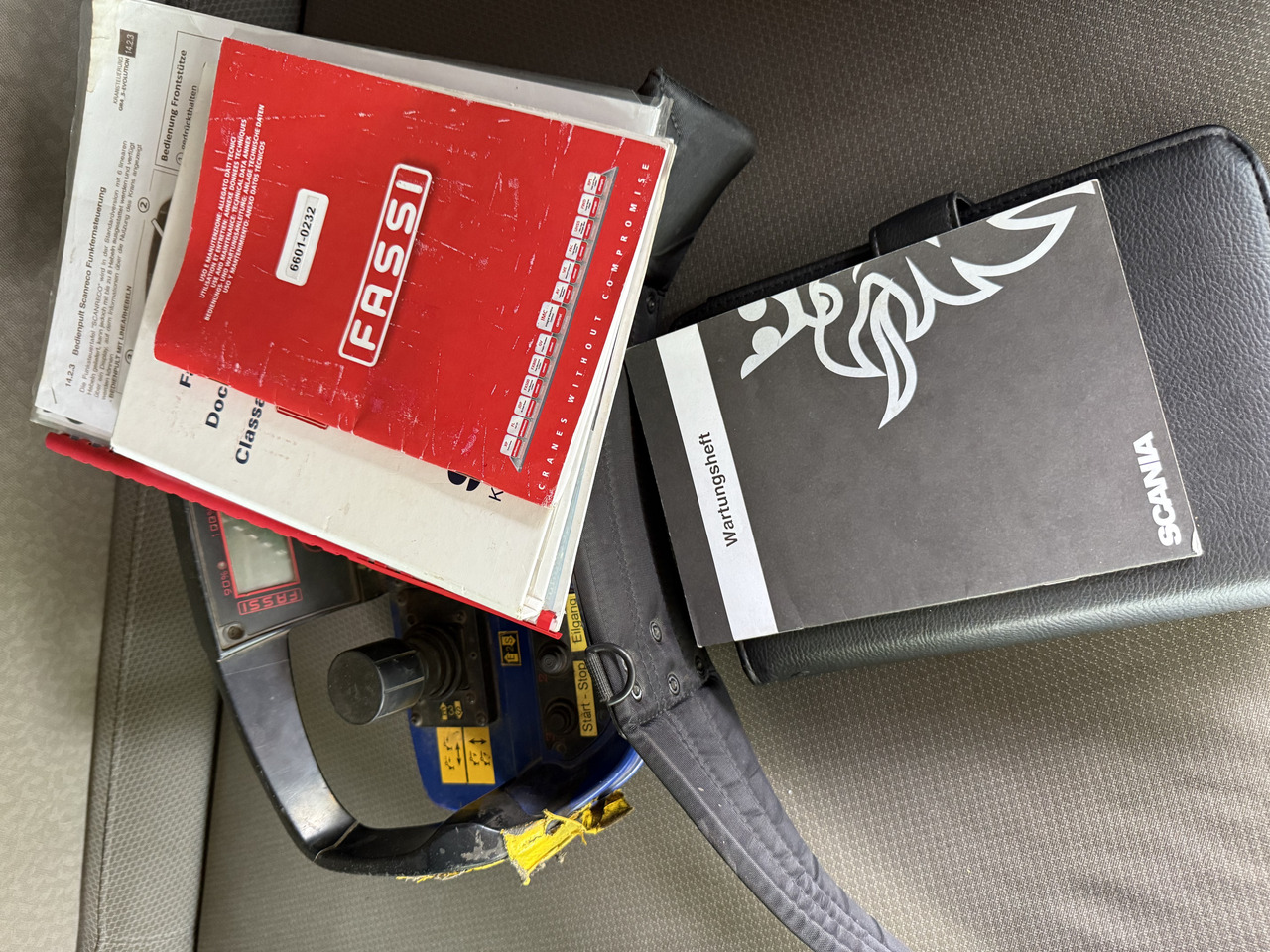 Scania R450 8X4 Kran Fassi F660 bis 34 Meter - Tegljač: slika 5 Scania R450 8X4 Kran Fassi F660 bis 34 Meter - Tegljač: slika 5