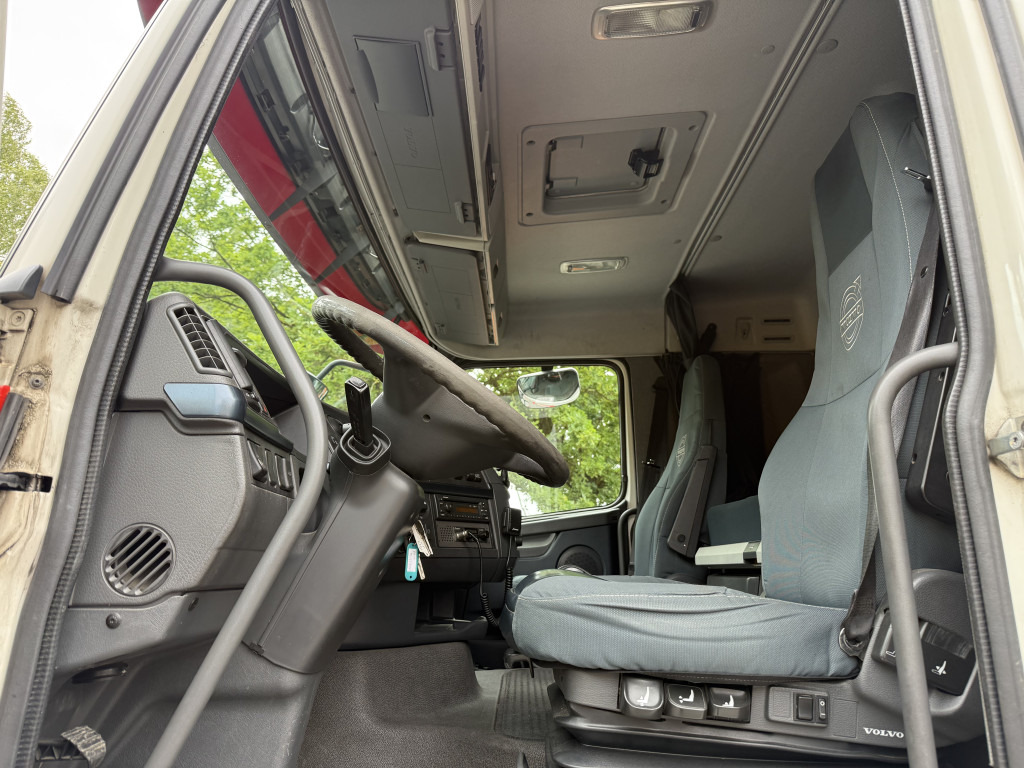 Volvo FH420 6X2*4 Palfinger 29002 bis 27 Meter - Kamion sa ceradom, Kamion sa dizalicom: slika 5 Volvo FH420 6X2*4 Palfinger 29002 bis 27 Meter - Kamion sa ceradom, Kamion sa dizalicom: slika 5