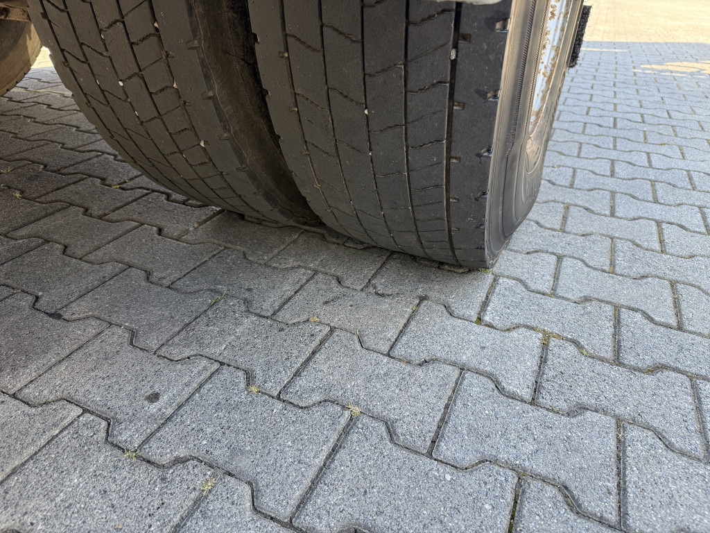 Volvo FM12 420 4X4 Kran MKG 300 bis 24 Meter - Kamion sa dizalicom: slika 4 Volvo FM12 420 4X4 Kran MKG 300 bis 24 Meter - Kamion sa dizalicom: slika 4