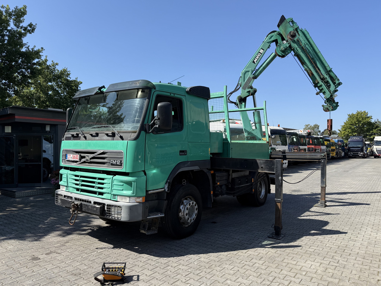 Volvo FM12 420 4X4 Kran MKG 300 bis 24 Meter - Kamion sa dizalicom: slika 1 Volvo FM12 420 4X4 Kran MKG 300 bis 24 Meter - Kamion sa dizalicom: slika 1