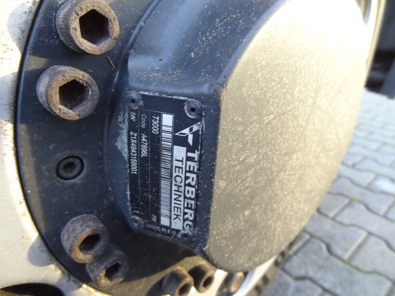 Volvo FM420 4X4 X-Track - Kamion sa golom šasijom i zatvorenom kabinom: slika 2 Volvo FM420 4X4 X-Track - Kamion sa golom šasijom i zatvorenom kabinom: slika 2