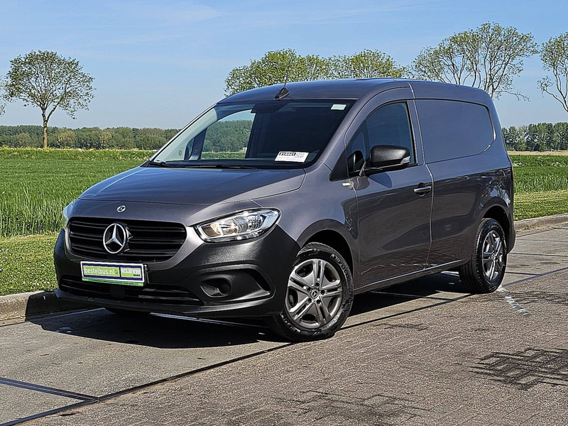 Mercedes-Benz Citan 110 CDI LONG Mbux + Navi! - Dostavno vozilo sa zatvorenim sandukom: slika 2 Mercedes-Benz Citan 110 CDI LONG Mbux + Navi! - Dostavno vozilo sa zatvorenim sandukom: slika 2