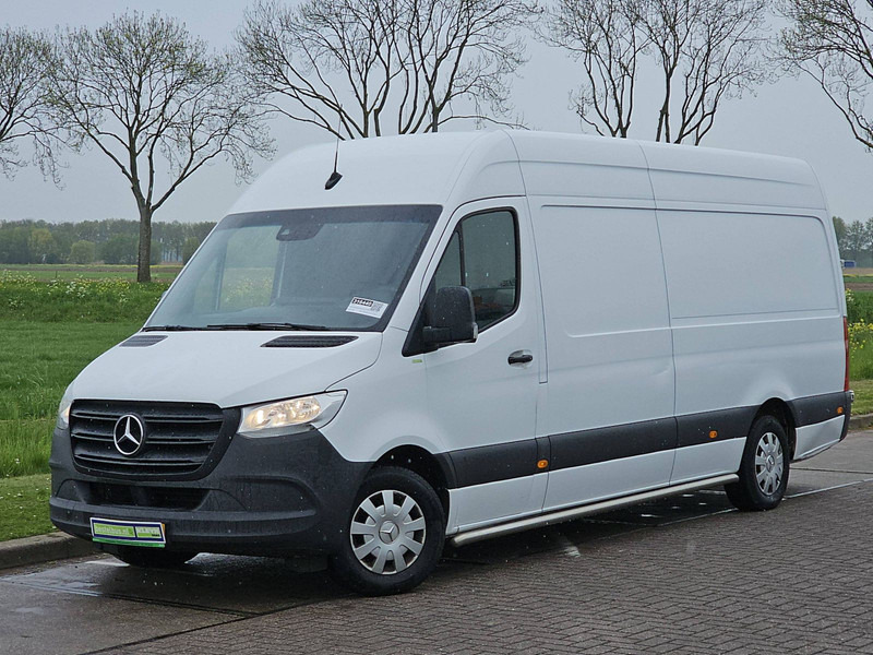 Mercedes-Benz Sprinter 315 AC MBUX EURO6 - Furgon: slika 2 Mercedes-Benz Sprinter 315 AC MBUX EURO6 - Furgon: slika 2