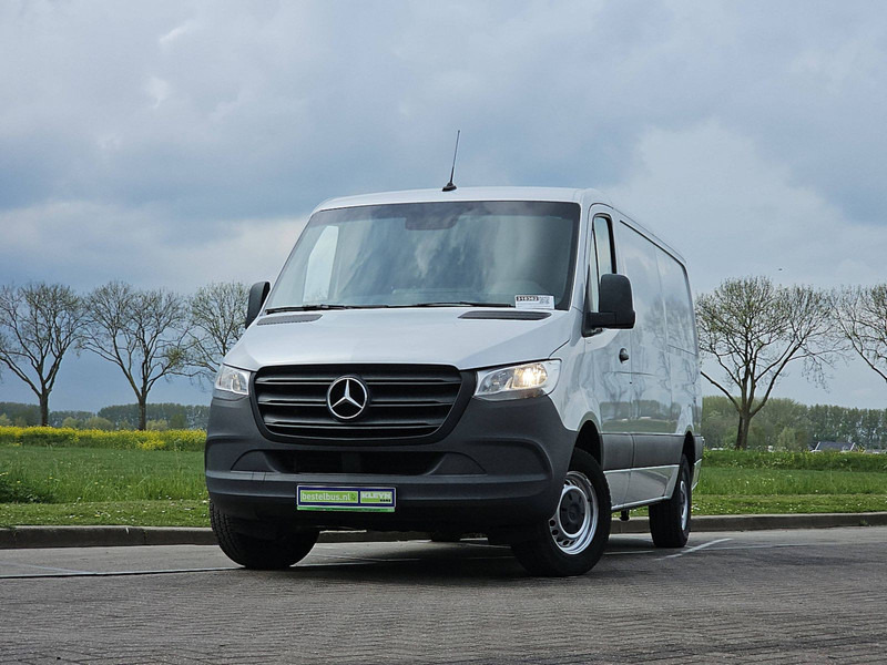 Mercedes-Benz Sprinter 315 L2H1 RWD Mbux! - Furgon: slika 1 Mercedes-Benz Sprinter 315 L2H1 RWD Mbux! - Furgon: slika 1