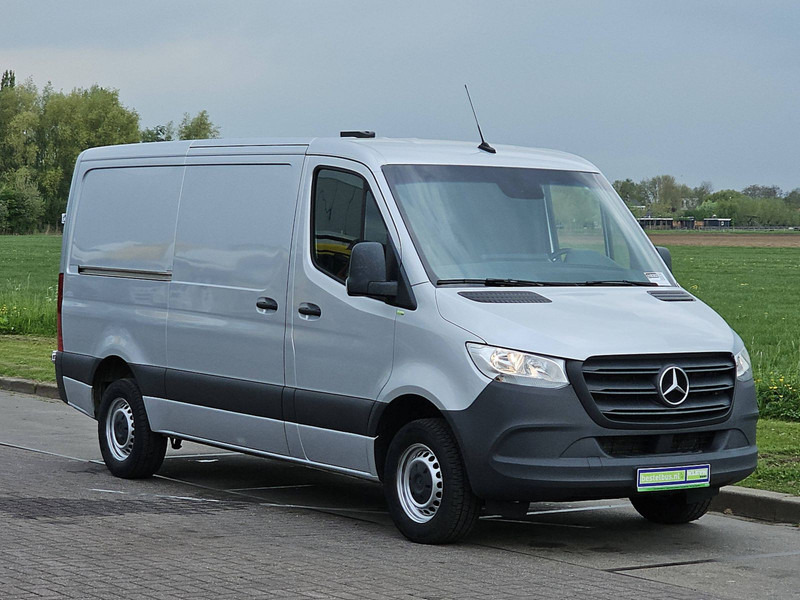 Mercedes-Benz Sprinter 315 L2H1 RWD Mbux! - Furgon: slika 5 Mercedes-Benz Sprinter 315 L2H1 RWD Mbux! - Furgon: slika 5