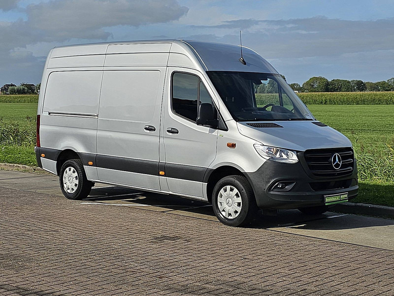 Mercedes-Benz Sprinter 317 L2H2 360 Camera RWD - Furgon: slika 5 Mercedes-Benz Sprinter 317 L2H2 360 Camera RWD - Furgon: slika 5