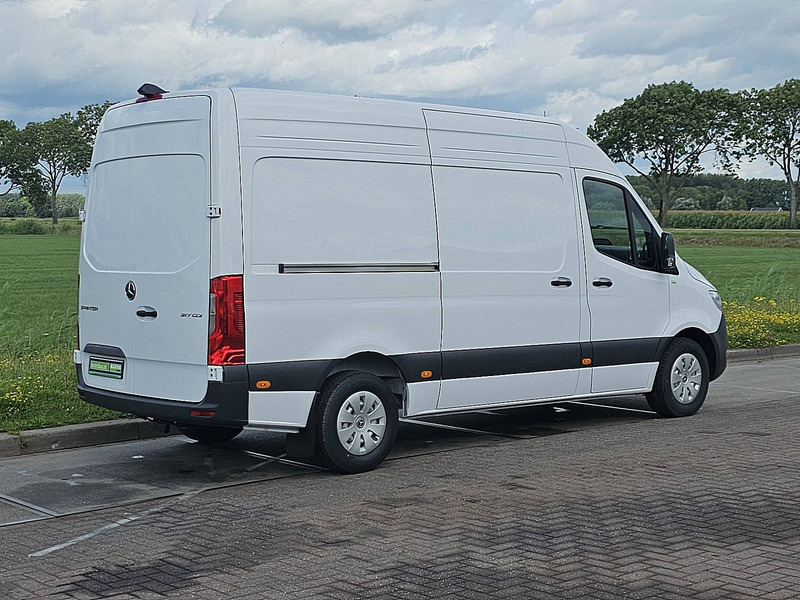 Mercedes-Benz Sprinter 317 L2H2 Koelwagen D/N! - Dostavno vozilo hladnjača: slika 3 Mercedes-Benz Sprinter 317 L2H2 Koelwagen D/N! - Dostavno vozilo hladnjača: slika 3
