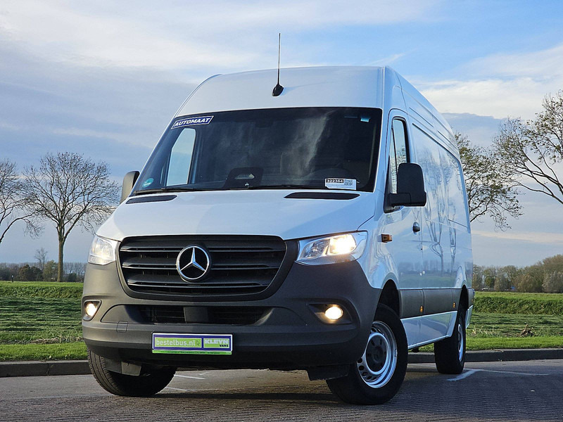 Mercedes-Benz Sprinter 317 L2H2 RWD Mbux10 - Furgon: slika 1 Mercedes-Benz Sprinter 317 L2H2 RWD Mbux10 - Furgon: slika 1