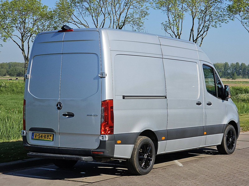 Mercedes-Benz Sprinter 319 L2H2 3.0Ltr V6 LED! - Furgon: slika 3 Mercedes-Benz Sprinter 319 L2H2 3.0Ltr V6 LED! - Furgon: slika 3