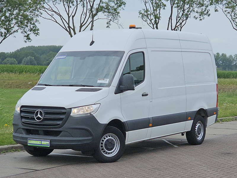 Mercedes-Benz Sprinter 319 L2H2 V6 3.5t-Trekh. - Furgon: slika 2 Mercedes-Benz Sprinter 319 L2H2 V6 3.5t-Trekh. - Furgon: slika 2