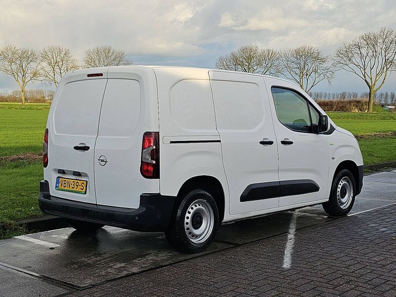 Opel Combo 1.6 Navi Euro6 NAP - Dostavno vozilo sa zatvorenim sandukom: slika 3 Opel Combo 1.6 Navi Euro6 NAP - Dostavno vozilo sa zatvorenim sandukom: slika 3