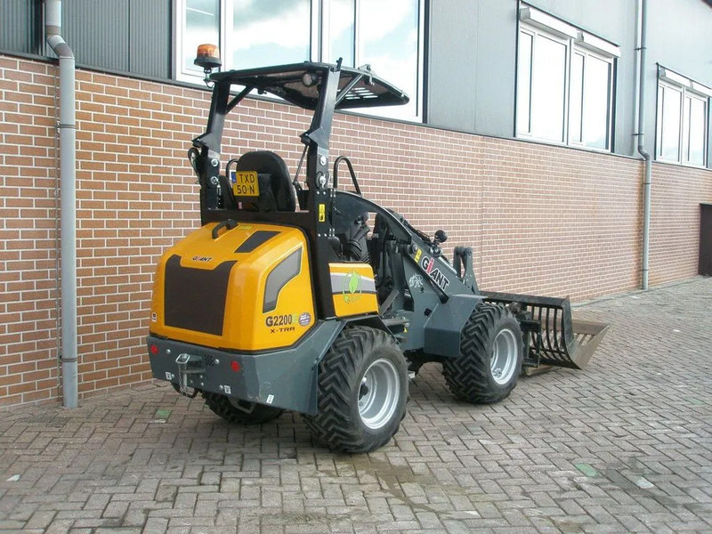 Giant G2200E - Kompaktni utovarivač guseničar: slika 3 Giant G2200E - Kompaktni utovarivač guseničar: slika 3