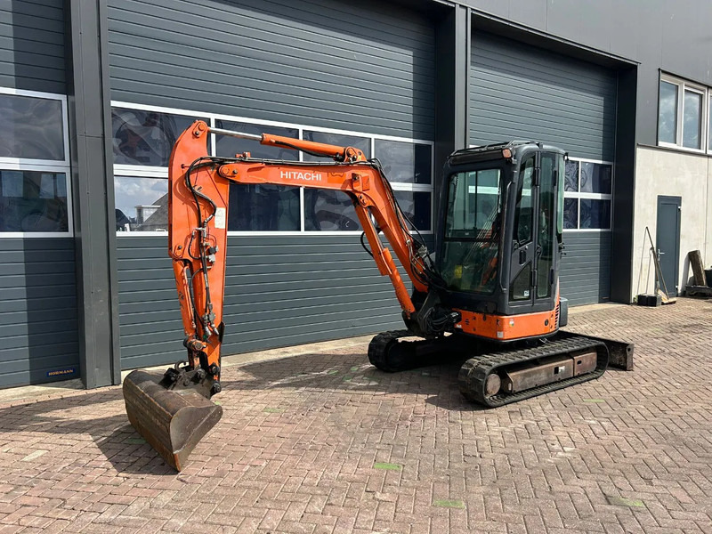 Hitachi ZX35U-2 - Mini bager: slika 1 Hitachi ZX35U-2 - Mini bager: slika 1