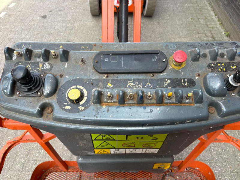 JLG E300AJP - Zglobna platforma: slika 4 JLG E300AJP - Zglobna platforma: slika 4