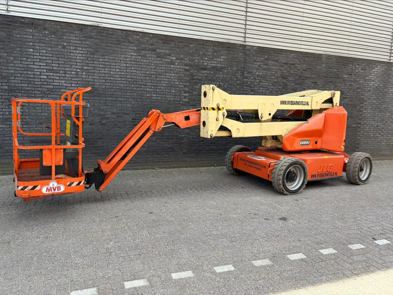 JLG E450AJ - Zglobna platforma: slika 1 JLG E450AJ - Zglobna platforma: slika 1