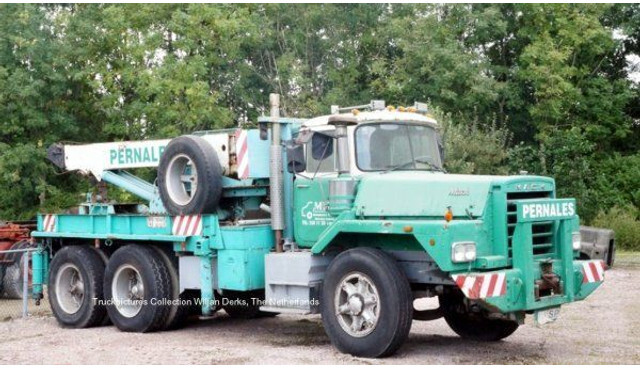 MACK DM807 - Kamion sa dizalicom, Pokretni kran: slika 2 MACK DM807 - Kamion sa dizalicom, Pokretni kran: slika 2