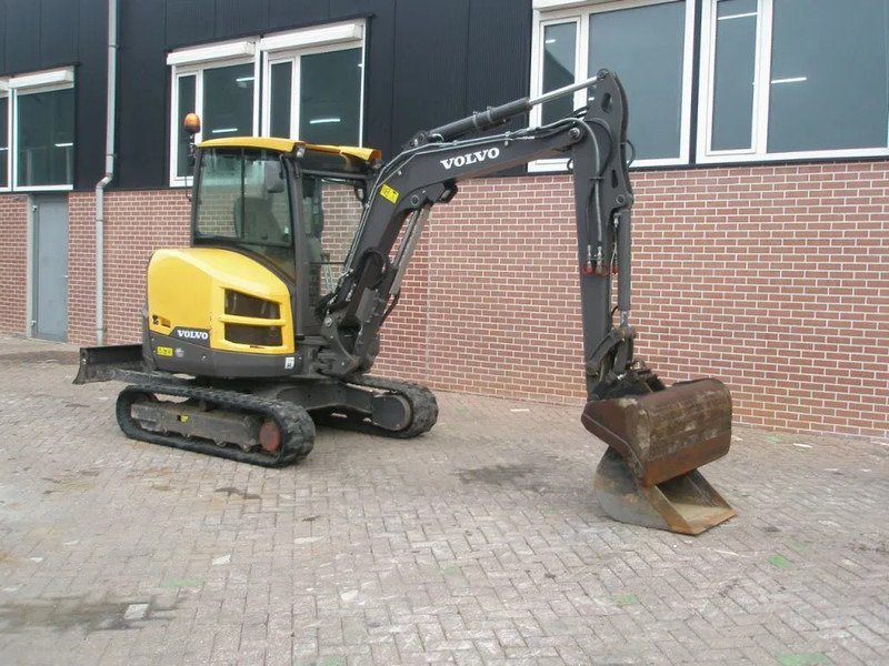 Volvo EC35D - Mini bager: slika 4 Volvo EC35D - Mini bager: slika 4