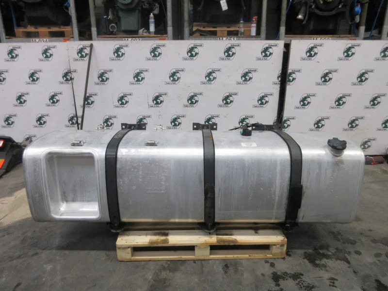 DAF 1944801 DIESELTANK 845 LITER INHOUD DAF XF CF EURO 6 - Rezervoar za gorivo za Kamion: slika 4 DAF 1944801 DIESELTANK 845 LITER INHOUD DAF XF CF EURO 6 - Rezervoar za gorivo za Kamion: slika 4