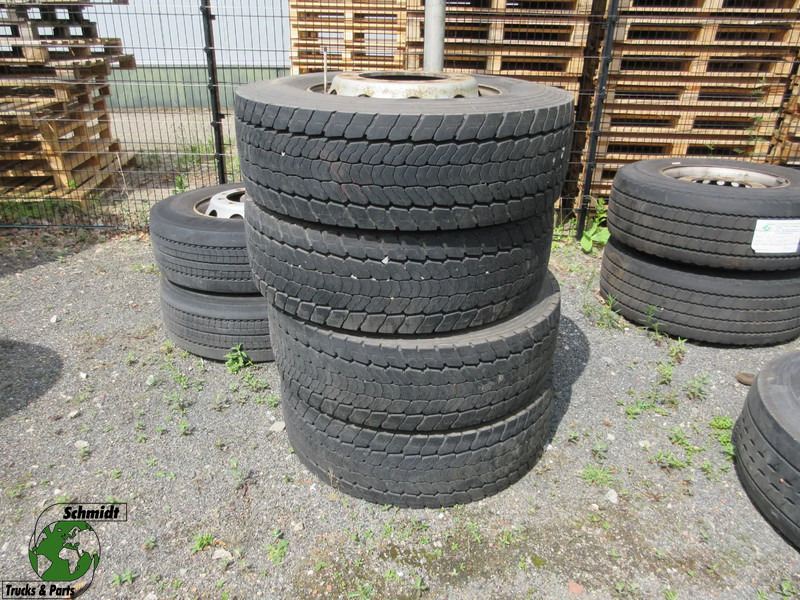 Goodyear 315/ 60 R 22.5 ACHTERBANDEN 4 X MET STAAL WIEL - Guma za Kamion: slika 1 Goodyear 315/ 60 R 22.5 ACHTERBANDEN 4 X MET STAAL WIEL - Guma za Kamion: slika 1