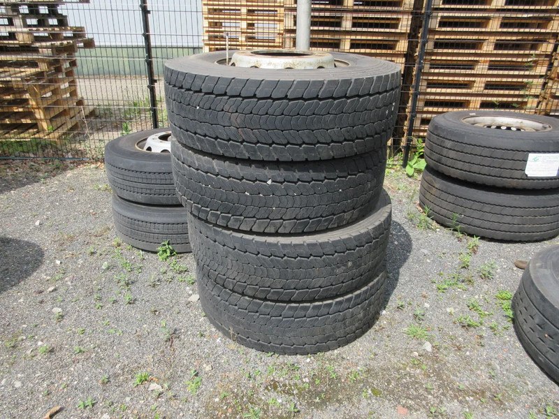Goodyear 315/ 60 R 22.5 ACHTERBANDEN 4 X MET STAAL WIEL - Guma za Kamion: slika 5 Goodyear 315/ 60 R 22.5 ACHTERBANDEN 4 X MET STAAL WIEL - Guma za Kamion: slika 5