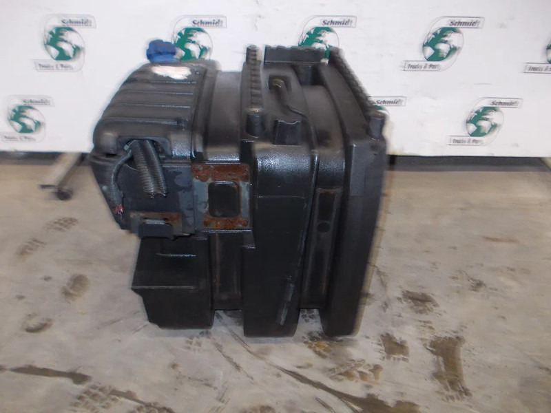 Iveco 5801279471 AD BLUE TANK 135 LITER INHOUD IVECO HI WAY MODEL 2018 - Rezervoar za gorivo za Kamion: slika 3 Iveco 5801279471 AD BLUE TANK 135 LITER INHOUD IVECO HI WAY MODEL 2018 - Rezervoar za gorivo za Kamion: slika 3