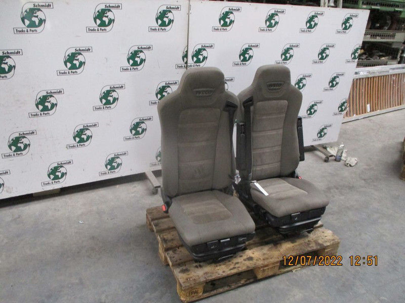 Iveco 5801416515 // 5801419691 HI WAY EURO 6 RECHT EN LINKS - Sedište za Kamion: slika 3 Iveco 5801416515 // 5801419691 HI WAY EURO 6 RECHT EN LINKS - Sedište za Kamion: slika 3