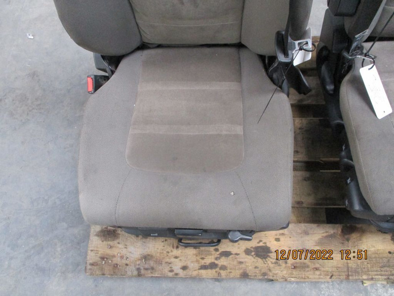 Iveco 5801416515 // 5801419691 HI WAY EURO 6 RECHT EN LINKS - Sedište za Kamion: slika 5 Iveco 5801416515 // 5801419691 HI WAY EURO 6 RECHT EN LINKS - Sedište za Kamion: slika 5